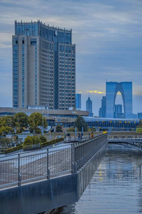 苏州一个：孙子陪伴在中国神奇的风景和文化悠久