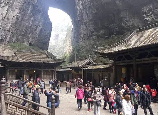 小寨天坑和武隆天坑_广西天坑约驴友探洞旅游攻略_武隆天坑旅游攻略