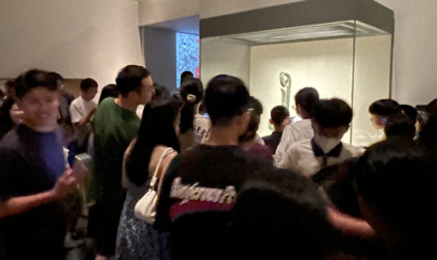 2023暑期旅游热门关键词包括玩水夜游、亲子游、音乐节