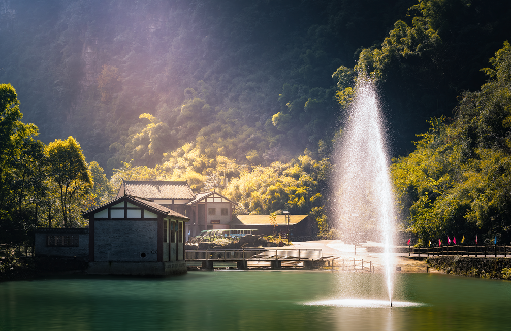 夏天外国适合旅游_夏季旅游最佳去处国外_夏季国外旅游好去处