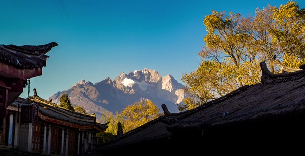 丽江好玩还是桂林好玩_丽江哪些地方最好玩_丽江哪里好玩的景点