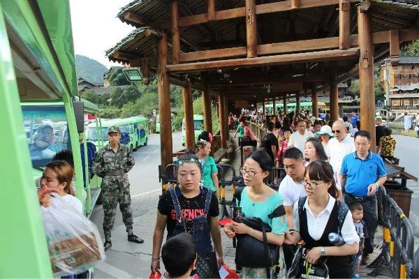 怀化到西江千户苗寨旅游攻略_怀化到西江千户苗寨怎么坐车_去西江苗寨路线