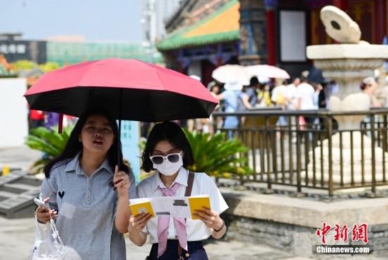 “松弛感”旅行火热升温北方多地遭遇高温天气