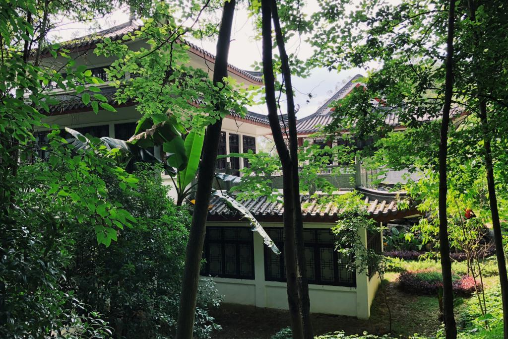 广西梧州好玩的地方_广西贺贺州同广西阳朔哪里好玩_台山周边好玩地方好玩
