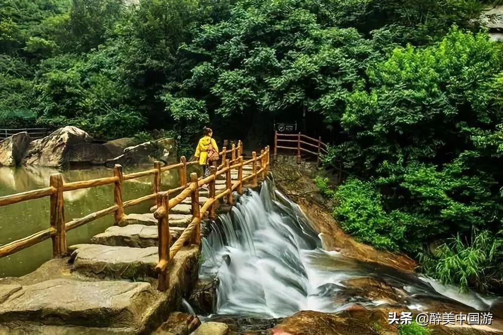 七峰山旅游攻略_峰山风景区_峰山度假村在哪里