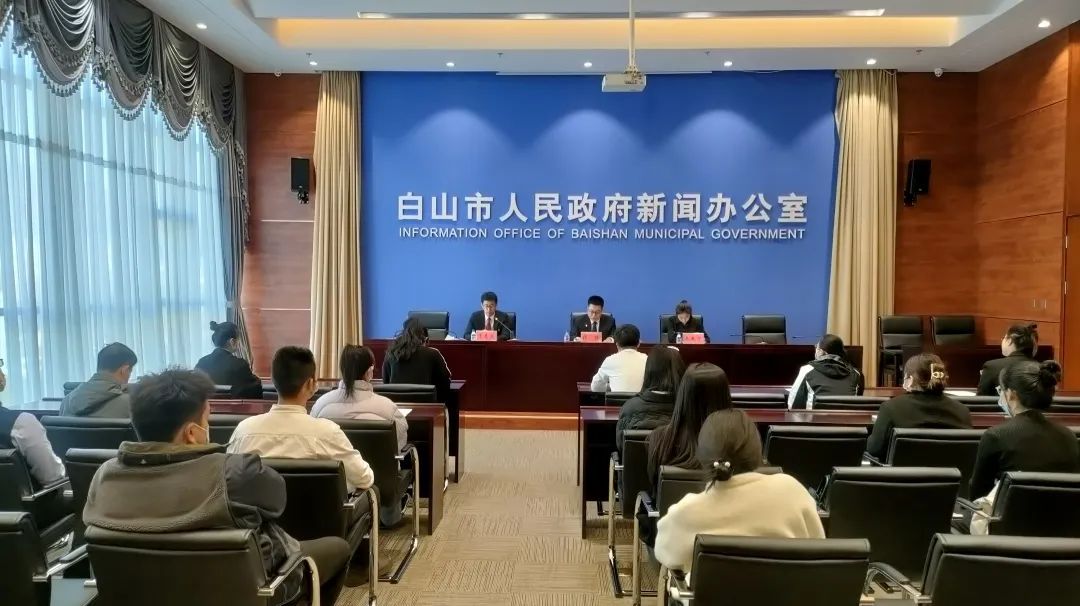 长白山冬季旅游攻略_长白山冬天攻略_长白山冬季旅游景点